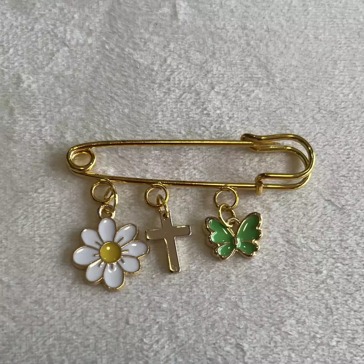 Broche fleur , croix, papillon vert