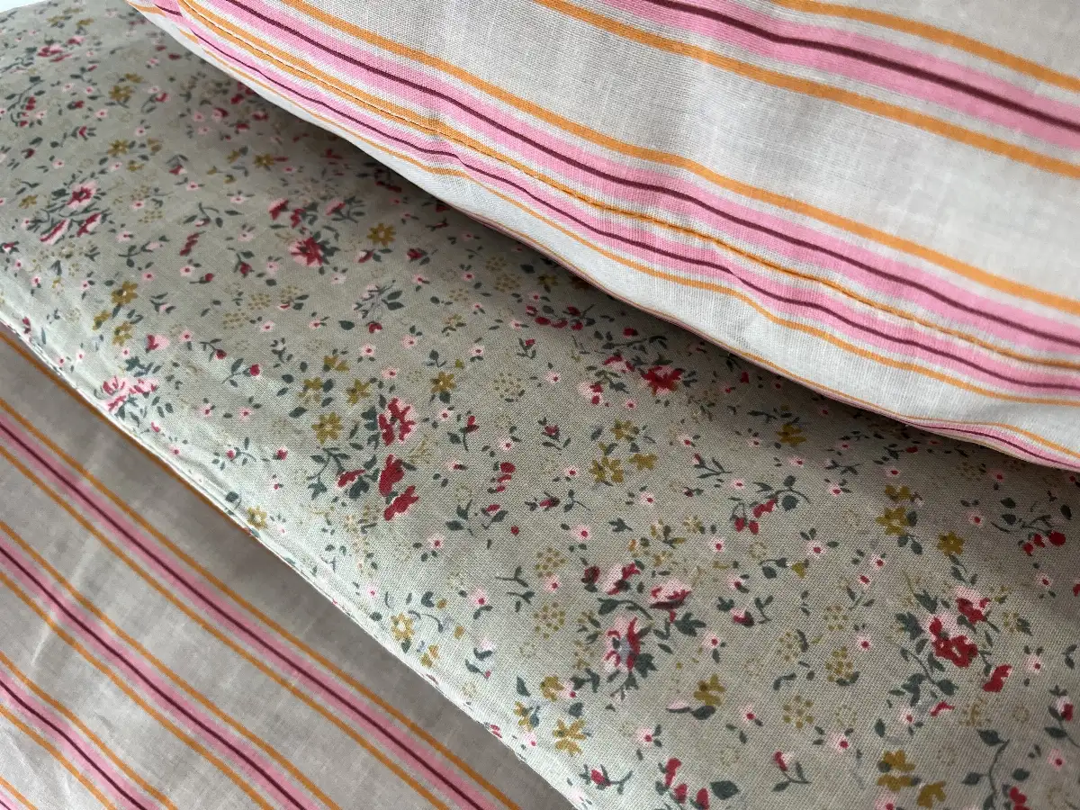 Coussin rayures rose