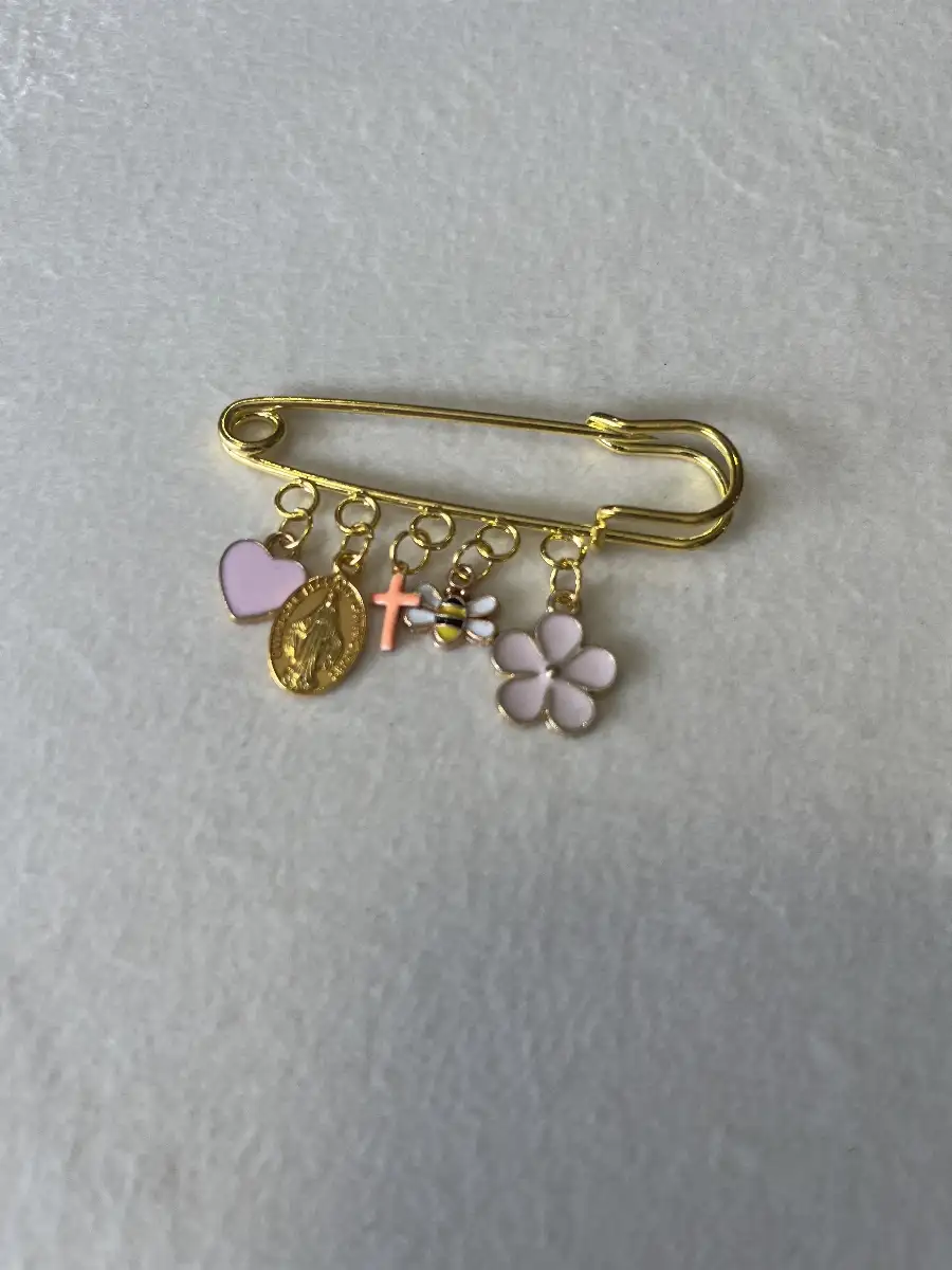 Broche 4.