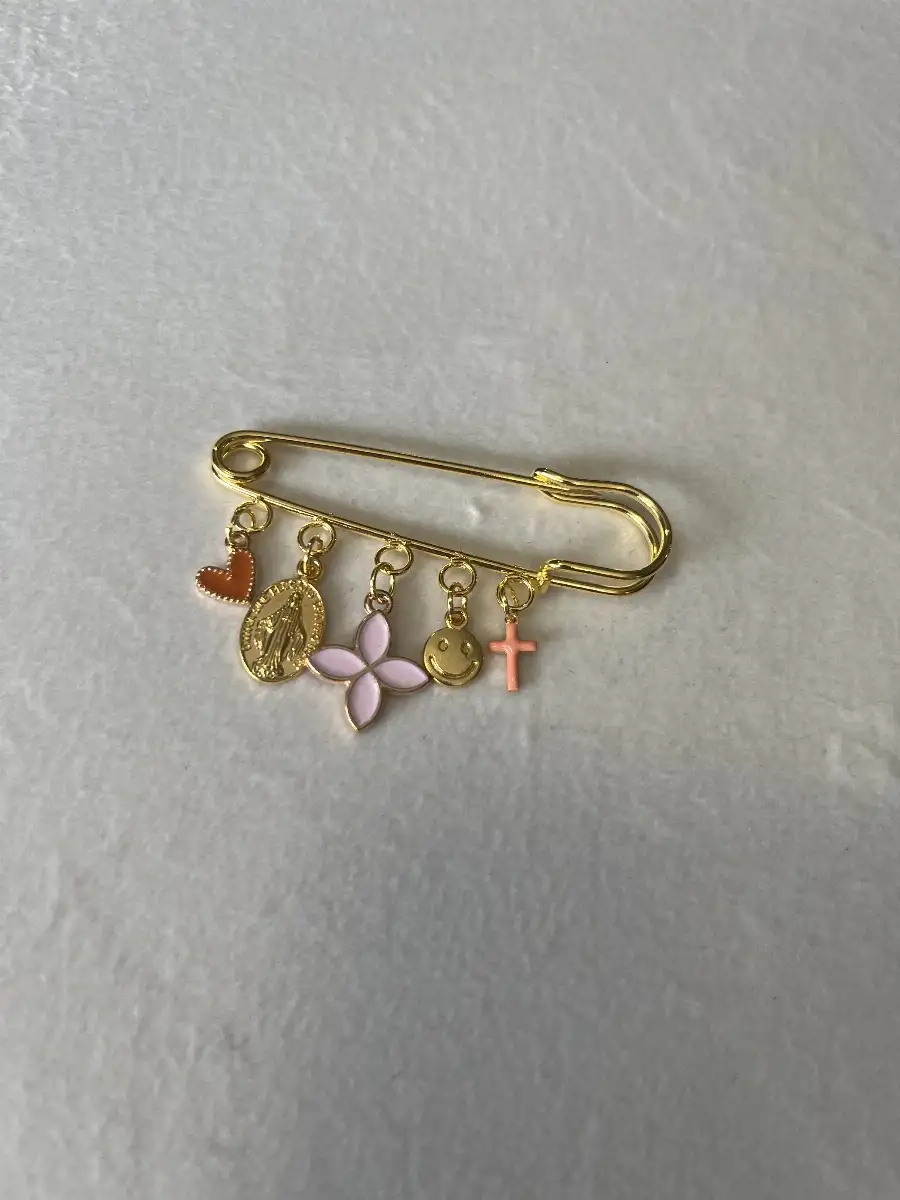 Broche 5.