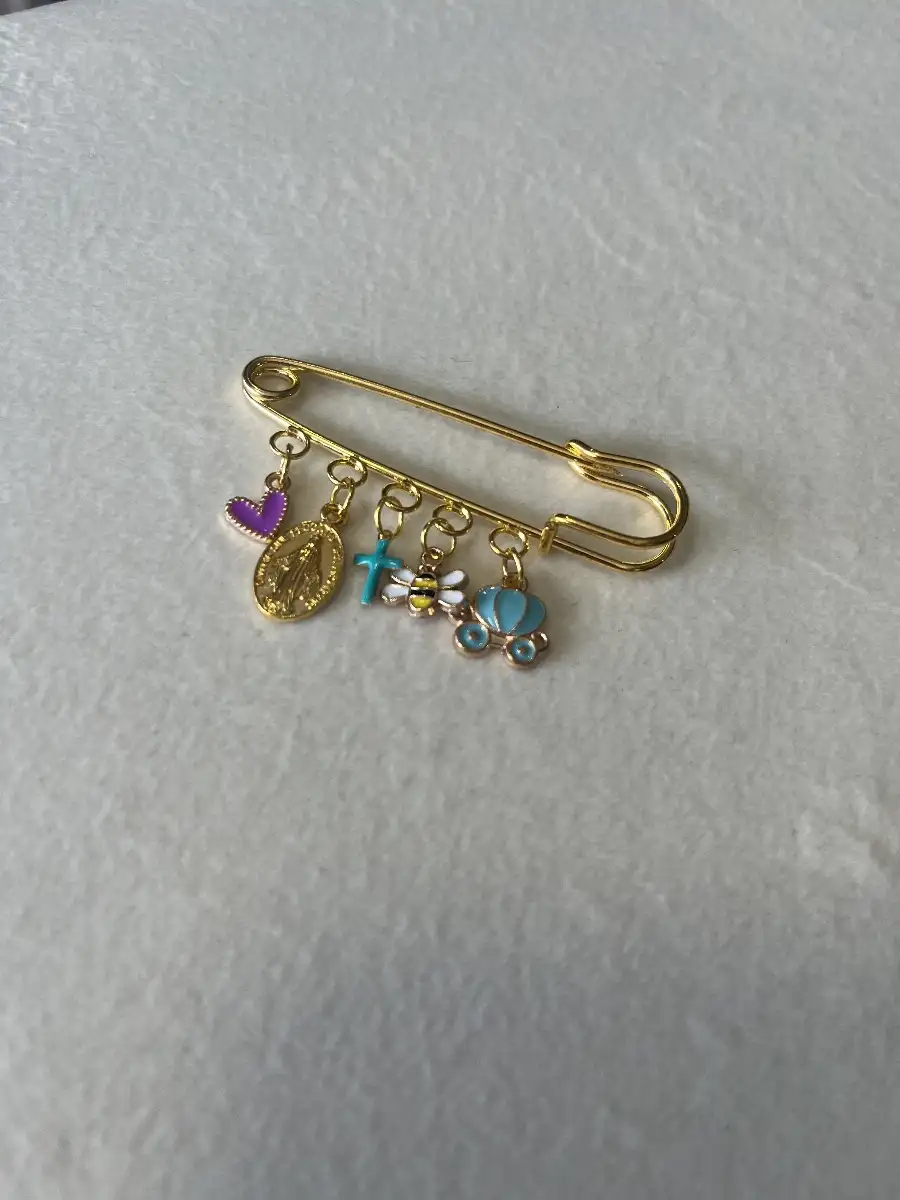 Broche 8.