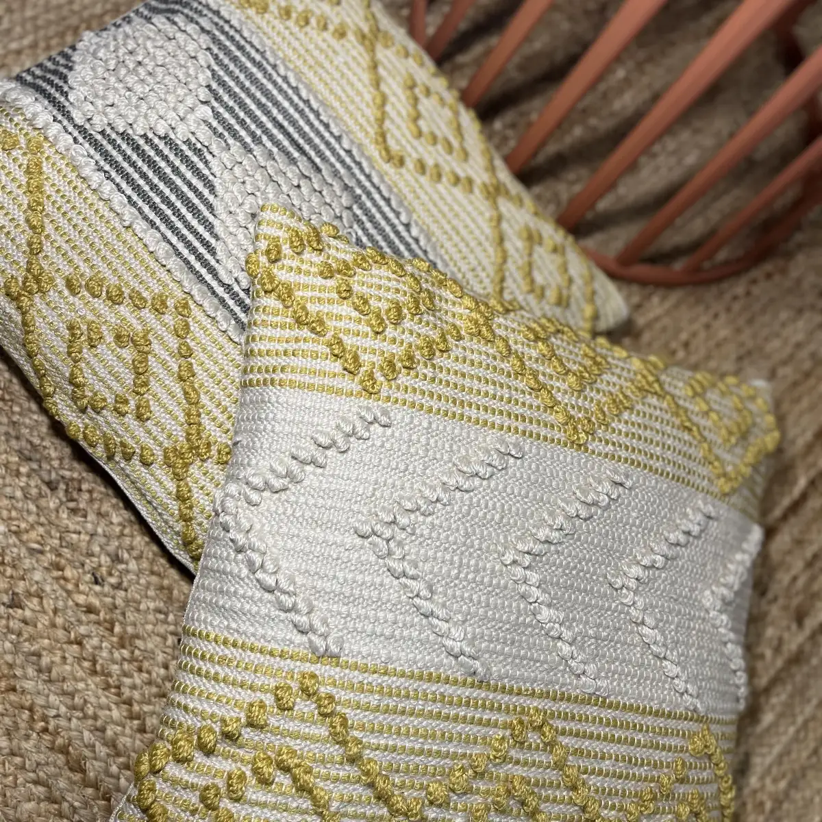 Housse de coussin jaune et écru carré