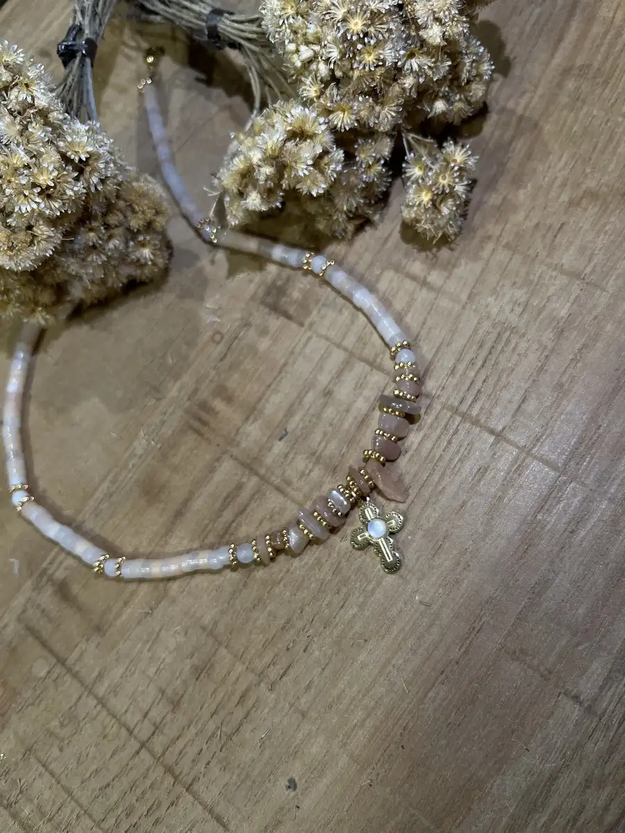 Collier Héliolite Croix