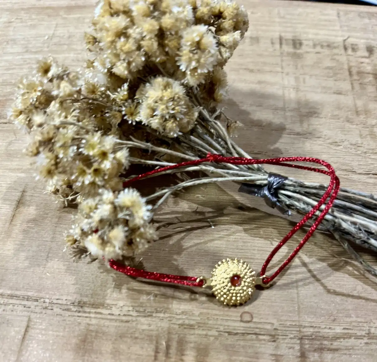 Bracelet Cordon Rouge Oursin Corail