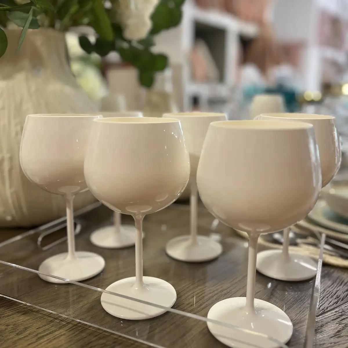 Lot de 6 verres à vin beige en acrylique