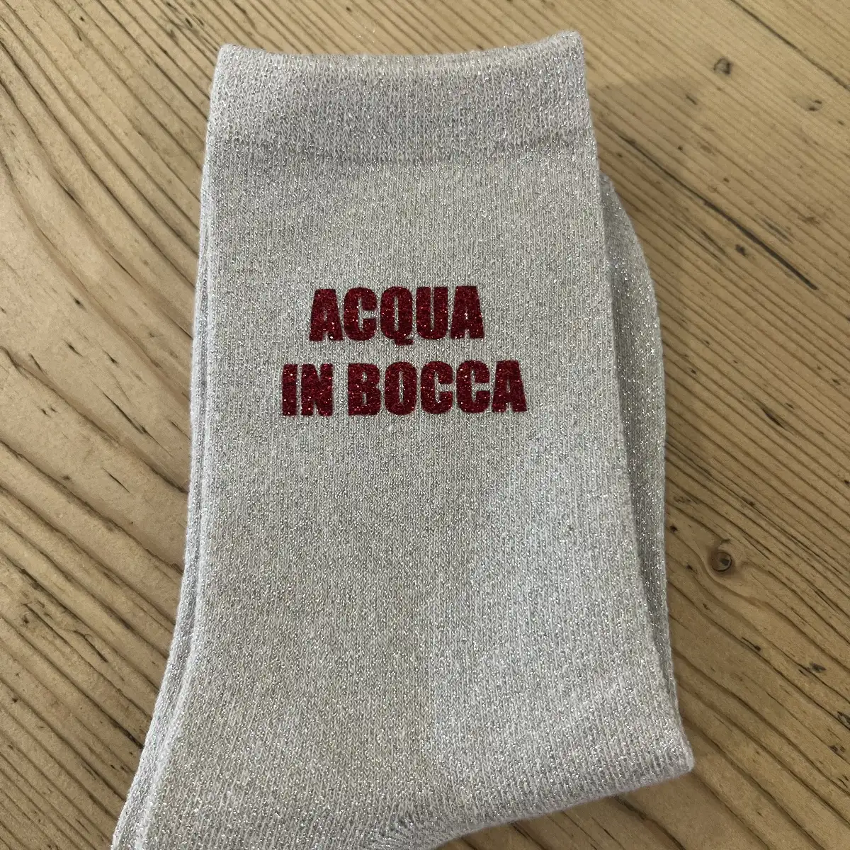 Acqua in bocca rouge
