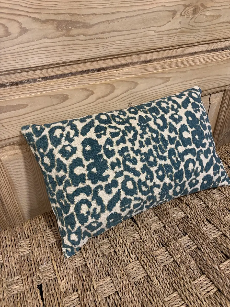 Housse coussin léopard, beige et bleu