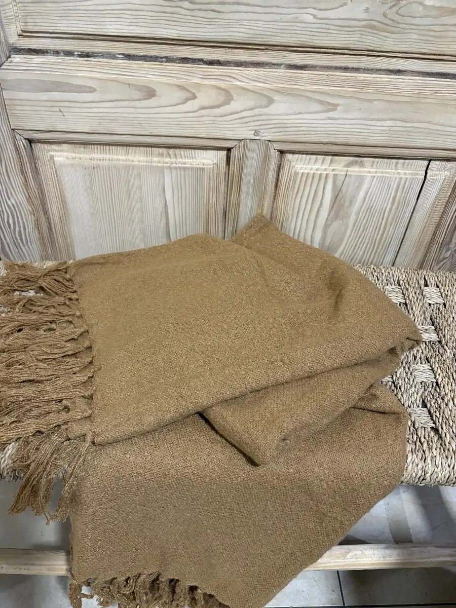 Plaid avec franges en tissu camel 150x130cm